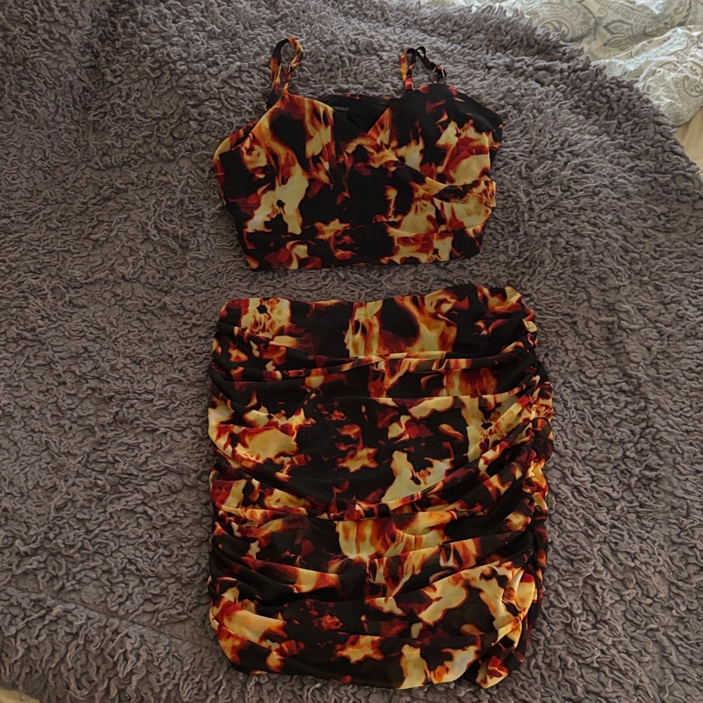 Forever 21 Fiery Print Mini Skirt Set